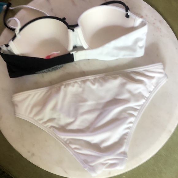 😎 🖤 VS Bikini 🖤 - Picture 4 of 10